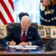 Joe Biden firma la legge sulla ricerca sulla cannabis