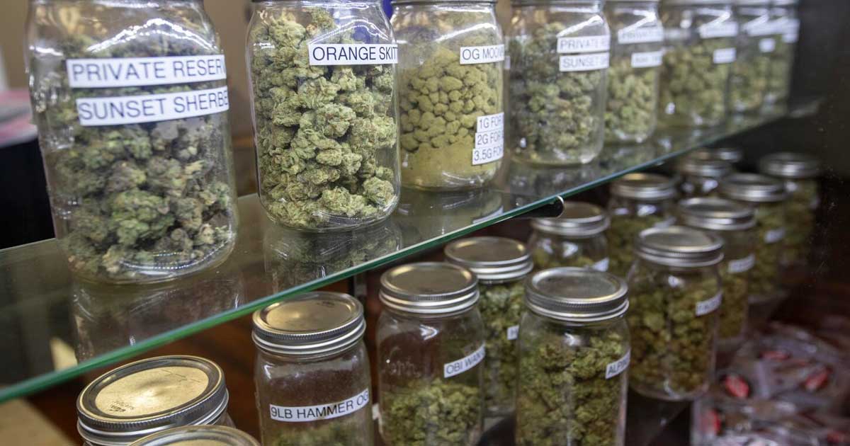 Tassa sui dispensari illegali di cannabis a Los Angeles